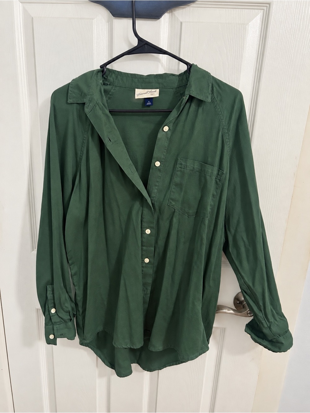 Universal Thread Women's Forest Green Button-Down Shirt